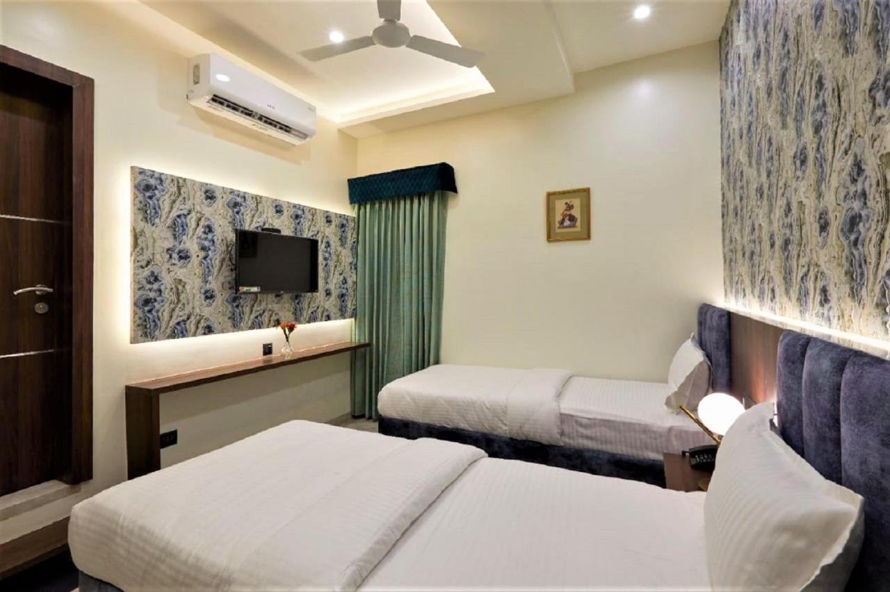 Hotel Rose Gold Ahmednagar Exterior photo